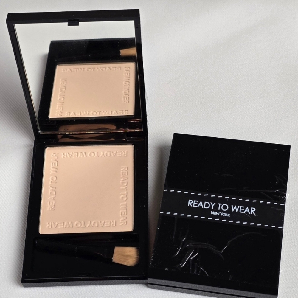 Ready To Wear HydraSkin Moisturizing Perfecting Powder Med Dark